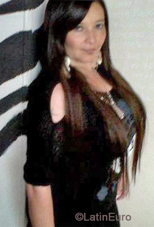 Date this beautiful Colombia girl Lilian from Bogota CO15280