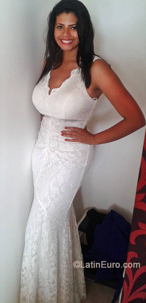 Date this voluptuous Costa Rica girl Maria from San Jose CR298