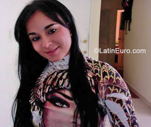 Date this cute Colombia girl Shirli from Tulua CO15389