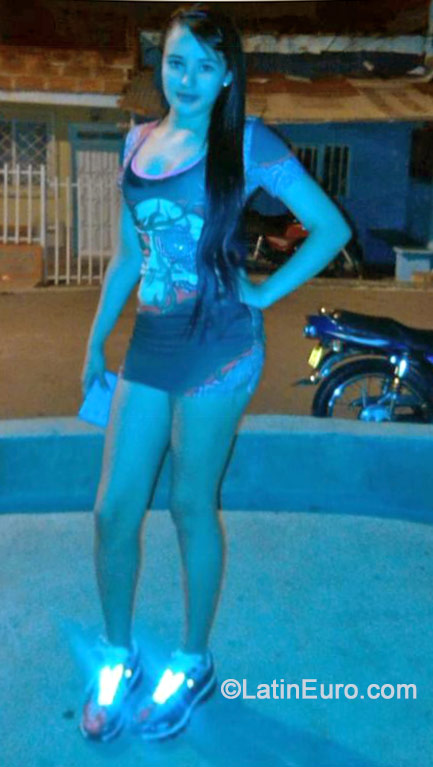 Date this sensual Colombia girl Yesenia valenci from Medellin CO18018