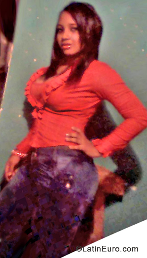 Date this sensual Colombia girl Marlen from Cali CO15520