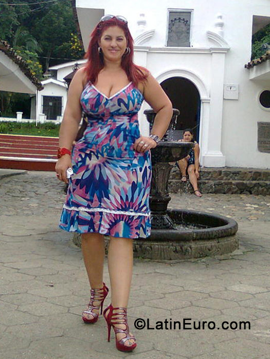 Date this good-looking Colombia girl Dora from Medellin CO15522