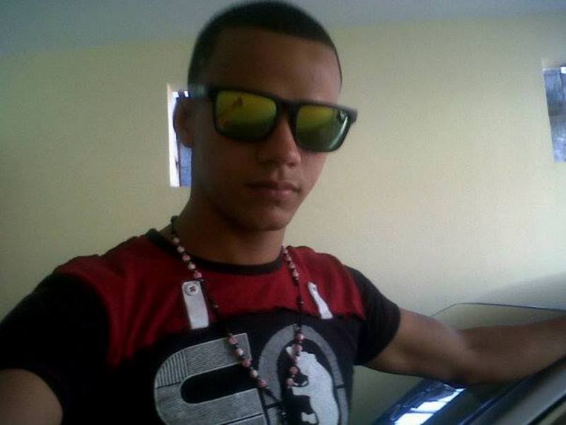 Date this georgeous Dominican Republic man Luis antonio from La Vega DO19570