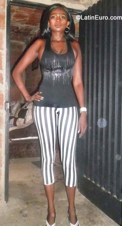 Date this stunning Colombia girl Flaca from Cali CO25383