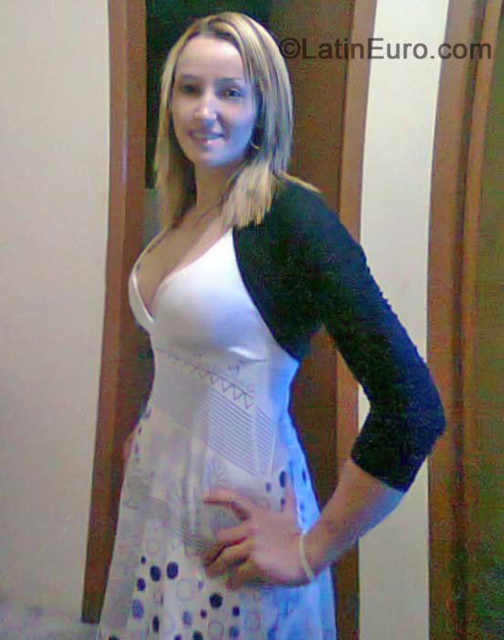 Date this delightful Brazil girl Priscilla from Porto Alegre BR8924