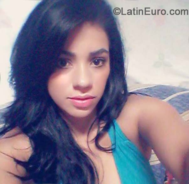 Date this charming Honduras girl Carolina from San Pedro Sula HN1155