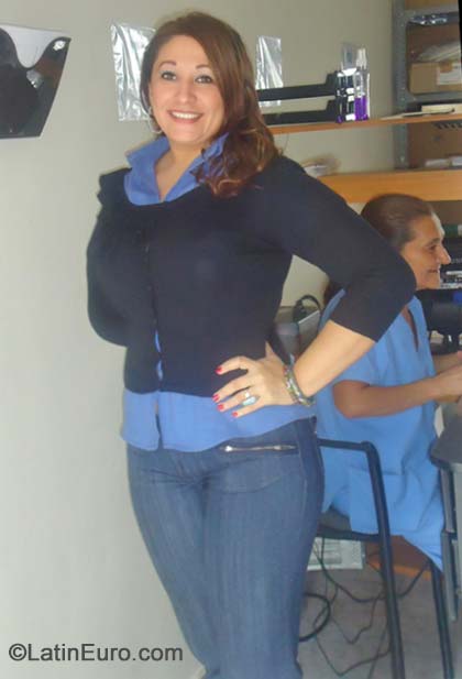 Date this funny Honduras girl Kenia from San Pedro Sula HN1156