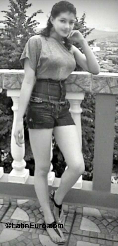 Date this hard body Honduras girl Sara from Tegucigalpa HN1390