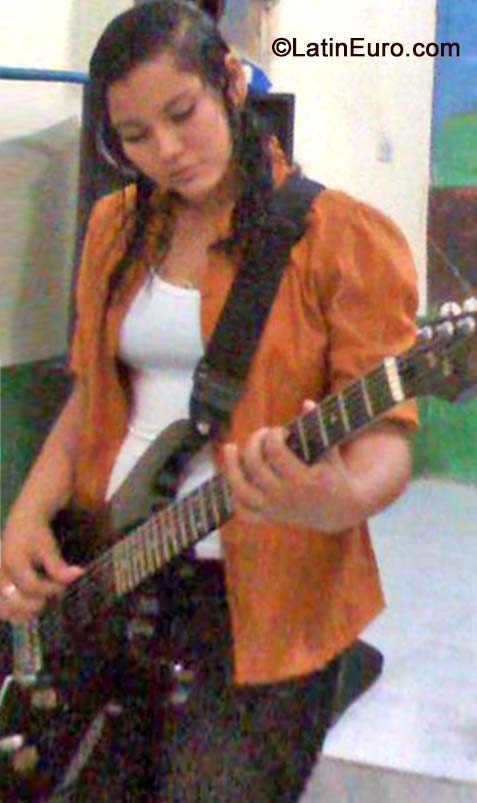 Date this attractive Brazil girl Dayana from Sao Luis BR8939