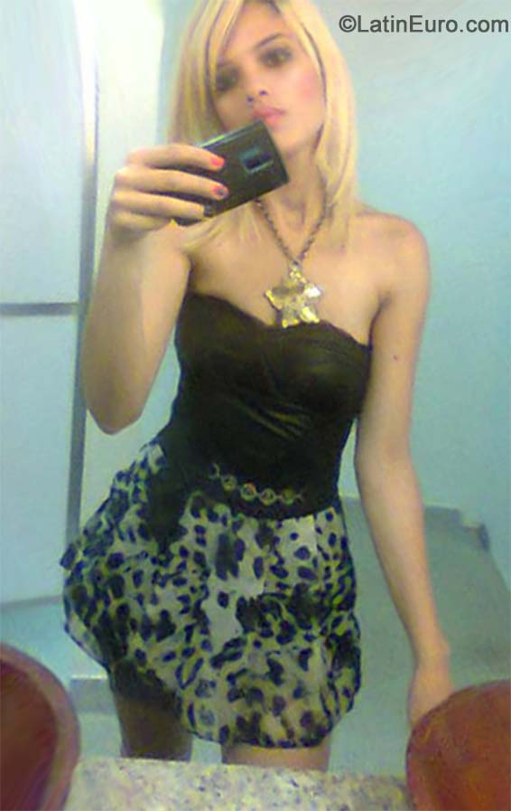 Date this athletic Brazil girl Ingrid from Brasilia De Minas BR8942