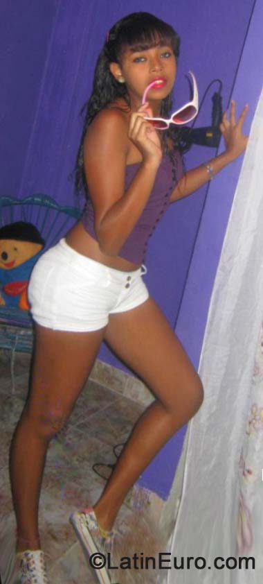 Date this funny Colombia girl Alexandra nieva from Cali CO15835