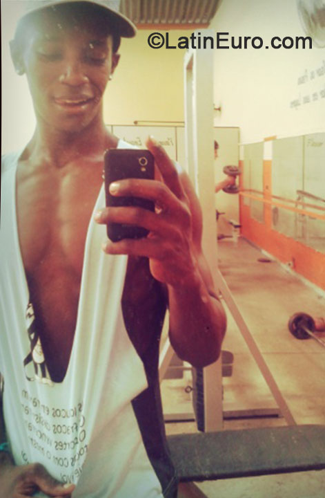 Date this delightful Brazil man Wilton from Uberaba BR8953