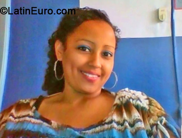Date this pretty Honduras girl Ivin from Tegucigalpa HN1180