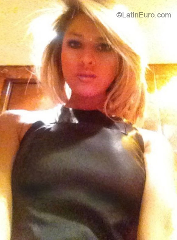 Date this sultry Colombia girl Carolina from Bogota CO17129