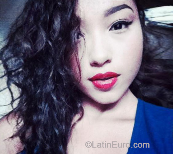 Date this funny Colombia girl Zara from Cali CO15955