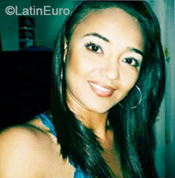 Date this tall Colombia girl Yolima from Barranquilla CO16054