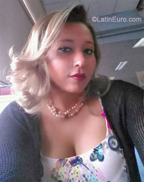 Date this passionate Honduras girl Isis from Tegucigalpa HN1201