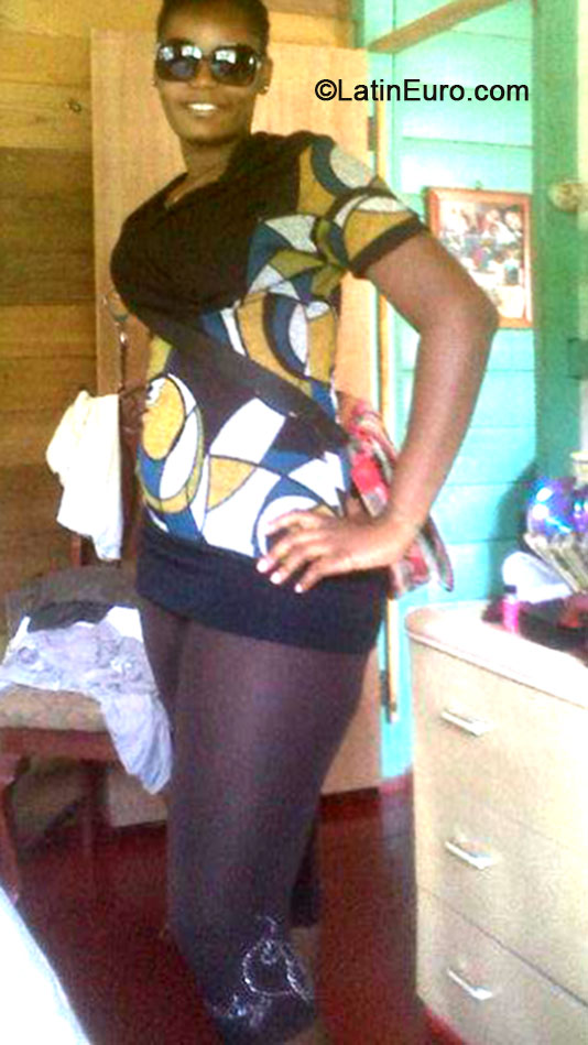 Date this happy Jamaica girl Amara from Montego bay JM1840