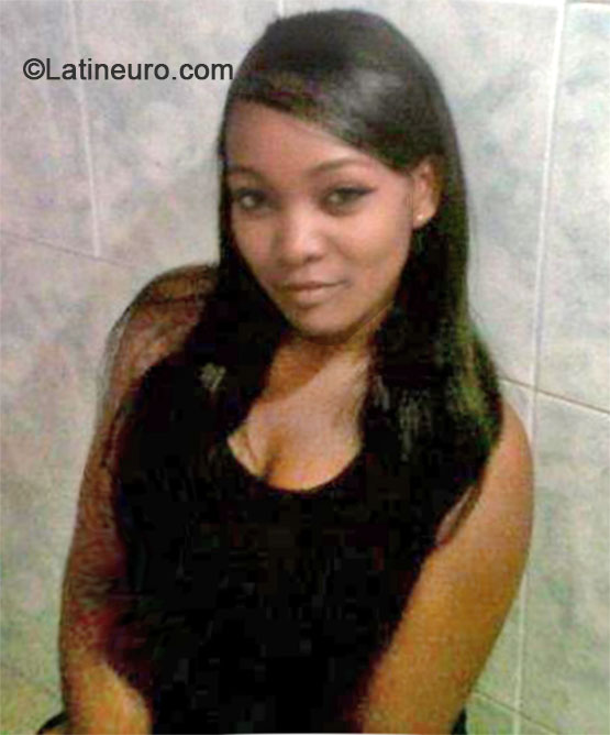 Date this sensual Colombia girl Mayerling from Cali CO16215