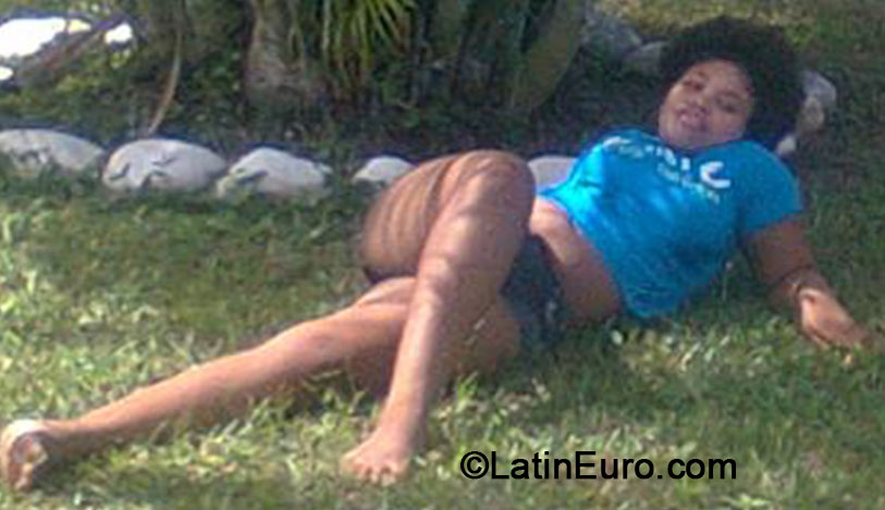 Date this foxy Jamaica girl Melissa from St. Mary JM1851