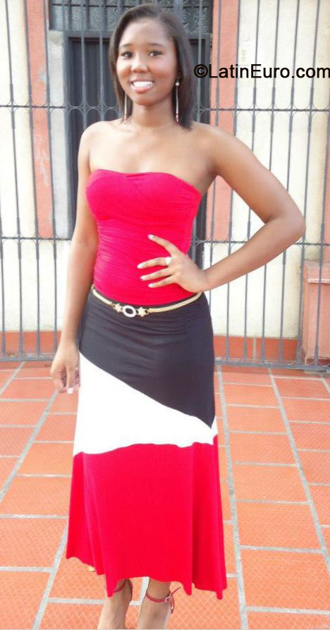 Date this nice looking Colombia girl Arleth from Cali CO16289
