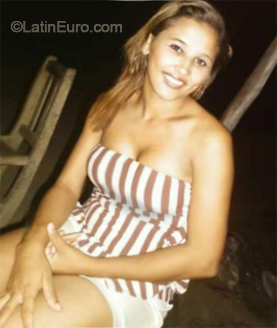 Date this hot Brazil girl Luiza from Fortaleza BR9067