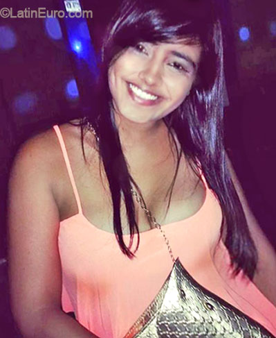 Date this lovely Colombia girl Yoha from Cartagena CO16367