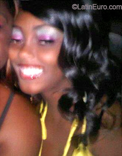 Date this voluptuous Jamaica girl Ariel from Montego bay JM1861