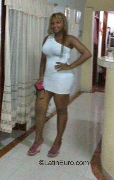 Date this cute Colombia girl Linda from Cali CO16585