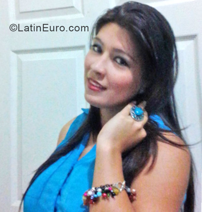 Date this funny Honduras girl Silvia Fuentes from Tegucigalpa HN1302
