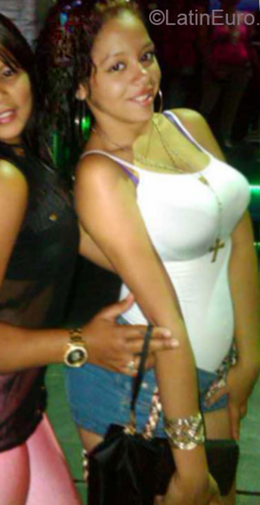 Date this attractive Dominican Republic girl Amarfy from Bonao DO20726