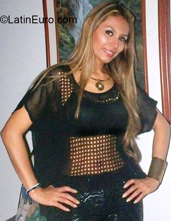 Date this nice looking Colombia girl Zully from Medellin CO17250