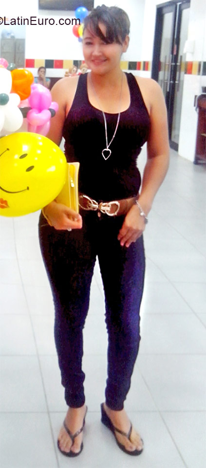 Date this charming Honduras girl Nora from San Pedro Sula HN1392