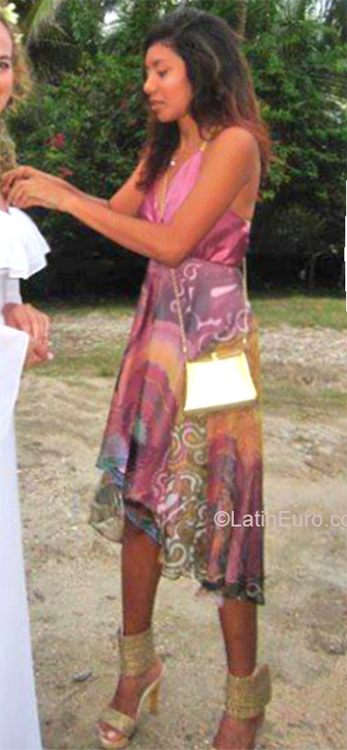 Date this funny Colombia girl Yesenia from Santa Marta CO16722