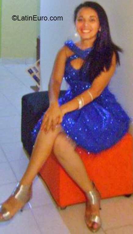 Date this voluptuous Colombia girl Yasmin from Cali CO17031