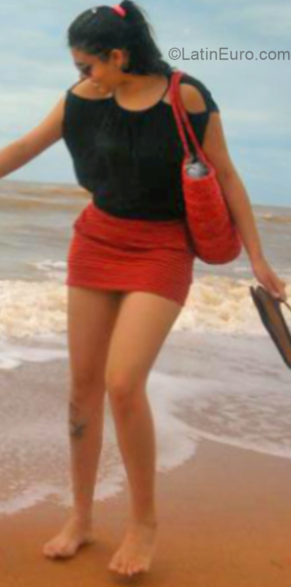 Date this cute Brazil girl Suelam from Governador Valadares BR9176