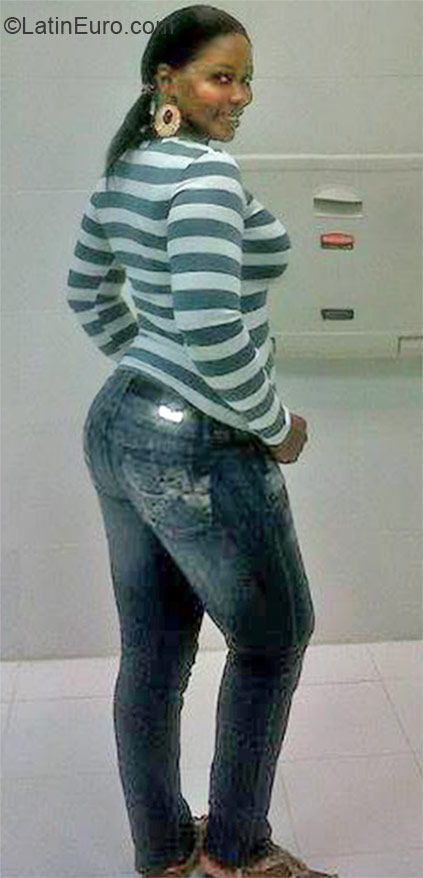 Date this exotic Colombia girl Morena12 from Quibdo CO16772