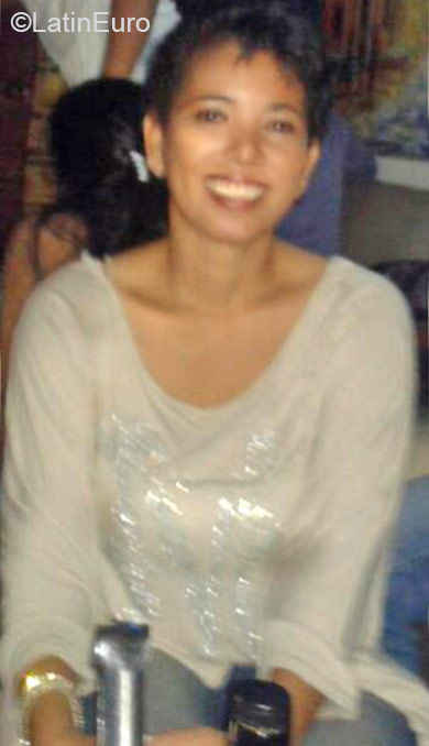 Date this delightful Colombia girl Julia from Cartagena CO16794