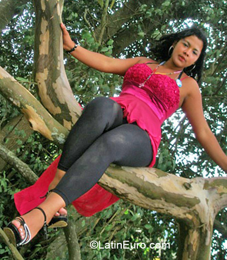 Date this tall Colombia girl Rubeth from Cali CO16800