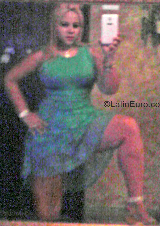 Date this attractive Panama girl Shara from Panama City PA536