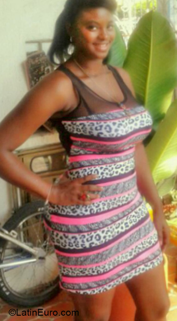 Date this georgeous Colombia girl Esnay from Cali CO16811