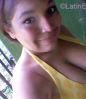 Date this pretty Panama girl Nidia from Panama City PA542