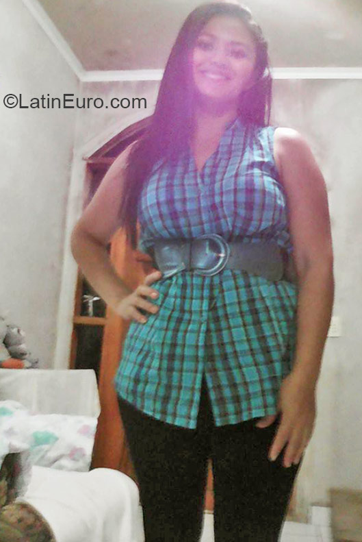 Date this foxy Honduras girl Karen from Puerto Cortes HN1437