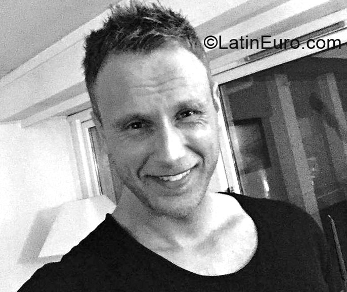 Date this hot Colombia man AndresNorway from Bogota CO16898