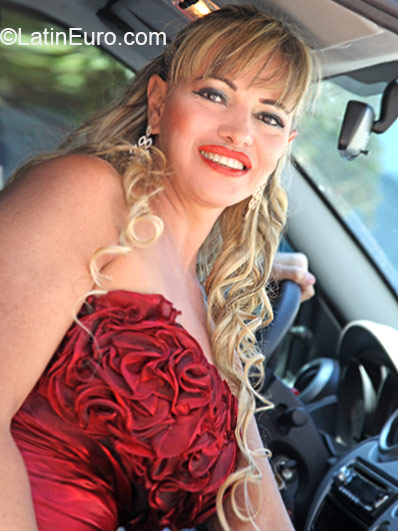 Date this georgeous Brazil girl Silvia from Presidente Prudente BR9209