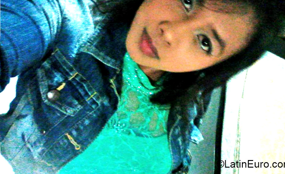 Date this hard body Colombia girl Karina from Bogota CO16915