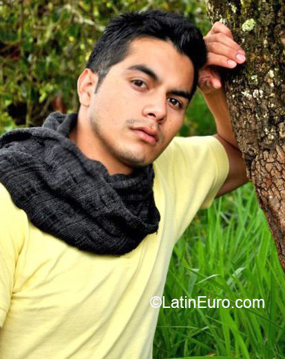 Date this exotic Colombia man Juan from Medellin CO16935