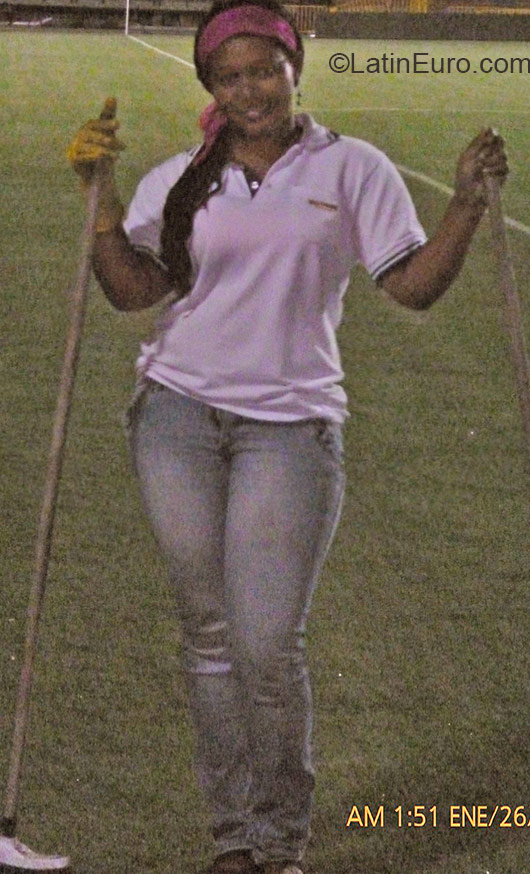 Date this nice looking Colombia girl Darling from Medellin CO17373