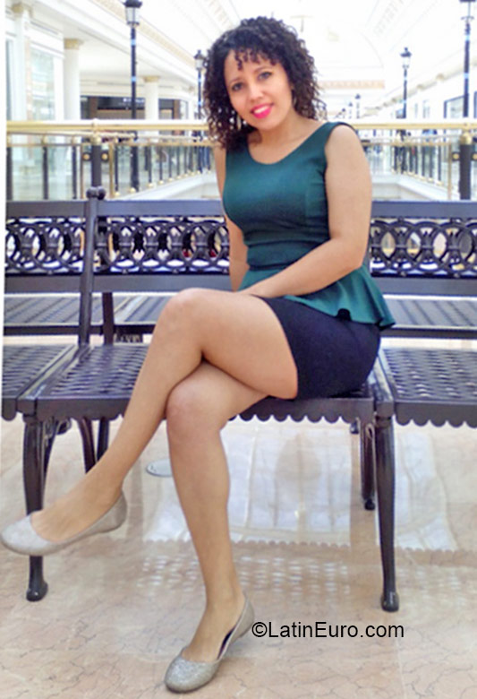 Date this fun Spain girl Abigai from Madrid HN1460