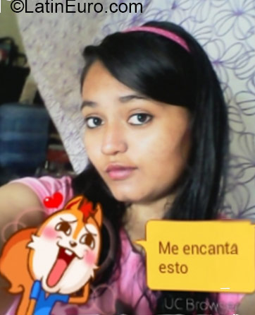 Date this gorgeous Honduras girl Astrid from Tegucigalpa HN1462